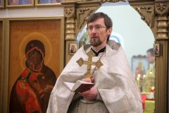 Божественная литургия в храме Рождества Пресвятой Богородицы