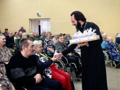 Пасхальная встреча в клубе «Духовный час»
