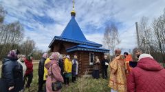 Епископ Вениамин возглавил престольный праздник в храме святой блаженной Матроны Московской в деревне Черново