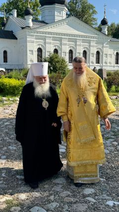 Архиерейское богослужение в Хопылёво в преддверии дня памяти святого праведного адмирала Феодора Ушакова