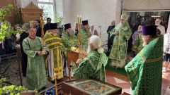 В день Святого Духа епископ Рыбинский и Романово-Борисоглебский совершил Литургию в Троицком храме Тутаева и возглавил торжества по случаю 30-летия возрождения прихода.