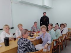 Председатель Комиссии по вопросам семьи, защиты отцовства, материнства и детства встретился с сотрудниками Рыбинского перинатального центра