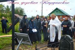 В деревне Кардинское установлен поклонный крест