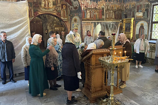 Епископ Вениамин совершил всенощное бдение в Казанском храме Рыбинска и наградил протоиерея Григория Гогишвили орденом князя Даниила Московского 24183