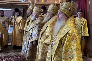 В Ярославле состоялось торжественное богослужение в честь святых благоверных князей Феодора, Давида и Константина и 1035-летия Ярославской епархии 24246