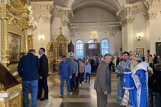 В канун праздника иконы Божией Матери «Прибавление ума» епископ Вениамин совершил всенощное бдение в Спасо-Преображенском соборе г. Рыбинска. 24178