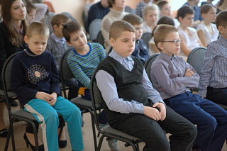 Сказка в подарок: ученики Православной гимназии выступили в доме-интернате 1153