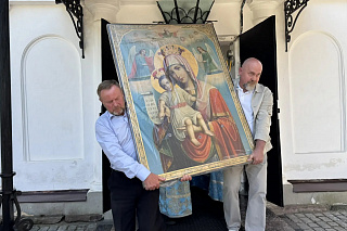 Епископ Вениамин совершил Литургию в Казанской церкви города Рыбинска в праздник иконы Божией Матери «Достойно есть». 24003