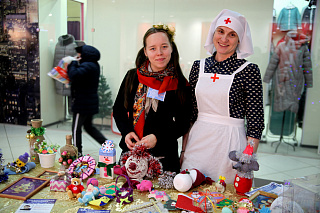 В торговых центрах Рыбинска прошла "Рождественская снежинка" 6266