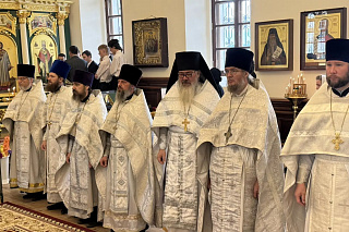Епископ Вениамин совершил Литургию в храме Александра Невского села Хопылево в день архиерейской хиротонии 24155