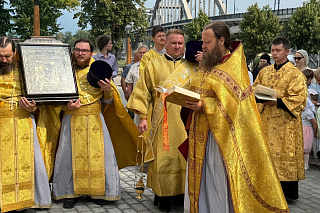 В день памяти пророка Божия Илии в Спасо-Преображенском кафедральном соборе совершено архиерейское богослужение и освящение памятников на Соборной площади 24103