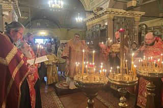 В Воскресенский собор города Тутаева был принесен ковчег с частицей мощей святой великомученицы Екатерины. 23908
