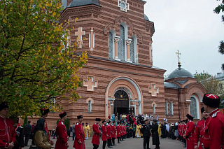 Епископ Вениамин сослужил за Божественной литургией в Краснодаре 24283