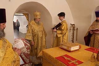 На родине праведного воина Феодора Ушакова совершили Божественную литургию в день 279-летия святого 14092