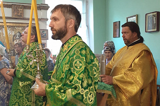 Исполнилось пять лет со дня первой Литургии в храме преподобного Серафима Вырицкого 9470