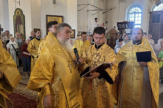 В Спасо-Преображенском соборе Рыбинска молитвенно почтили память великомученика и целителя Пантелеимона 24115