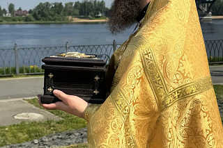 В день памяти святителя Николая Чудотворца епископ Рыбинский и Романово-Борисоглебский совершил Литургию в Спасо-Преображенском соборе и возглавил крестный ход к Никольской часовне. 23924