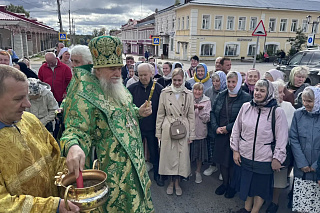 В Данилове состоялся крестный ход к памятнику святому благоверному князю Даниилу Московскому 24206