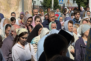 Епископ Вениамин совершил Литургию в Казанской церкви города Рыбинска в праздник иконы Божией Матери «Достойно есть». 24003