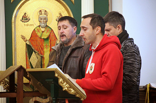 Епископ Вениамин совершил Божественную литургию в храме святого благоверного князя Александра Невского 16842