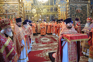 Соборное архиерейское богослужение в день памяти священномученика Вениамина, епископа Романовского 9819