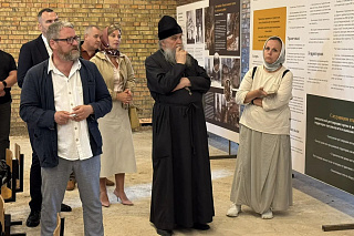 В храме села Спас-Ухра, где был крещён преподобный Серафим Вырицкий, совершена архиерейская Литургия и представлены итоги первого этапа реставрации 24084