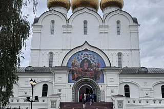 В Ярославле состоялось торжественное богослужение в честь святых благоверных князей Феодора, Давида и Константина и 1035-летия Ярославской епархии 24246