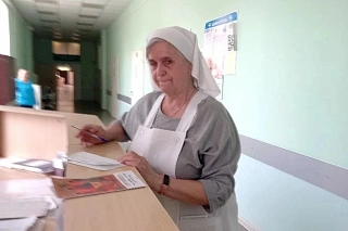Миссионерский отдел Рыбинской епархии поздравил жителей города с праздником Святой Троицы 24009