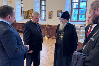 Представители Следственного комитета посетили Архиерейское подворье «Богоявления на Острову» в Хопылёво 24258