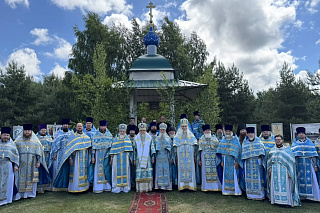 В день Югской иконы Божией Матери епископ Вениамин возглавил Литургию на берегу Рыбинского водохранилища. 23985