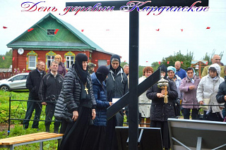 В деревне Кардинское установлен поклонный крест 747